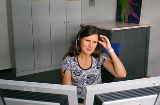 Kontaktaufnahme, z.B. per Telefon.